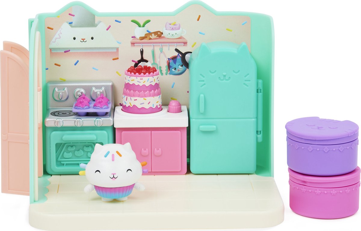 Gabby‘s Dollhouse - Bakken met Cakey Keuken-speelset met actiefiguur en 3 accessoires, 3 meubelstukken en 2 verassing dosjes